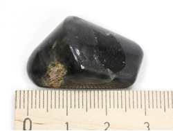 Корунд синий (сапфир), галтовка, Индия (30*20*14 мм, 14,6 г) №27572