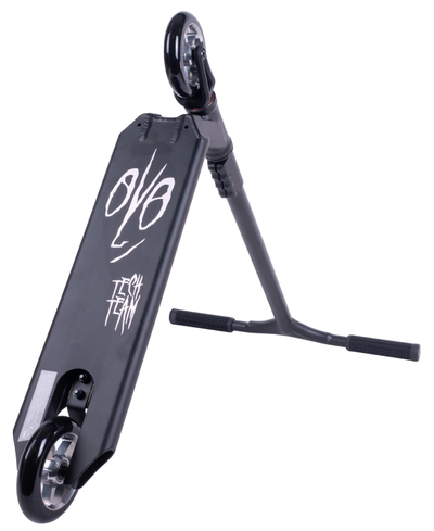 Черный трюковой самокат Tech Team Provokator 47 для экстремалов.