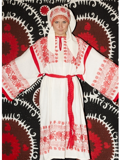 Русская народная женская рубаха "Покосная с плетеным поясом."