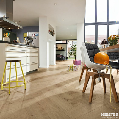 Ламинат MEISTER 7001 Дуб Шампань в интерьере кухни