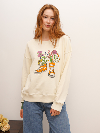 ЖЕНСКИЙ СВИТШОТ СВЕТЛЫЙ "ЦВЕТОЧНЫЕ КЕДЫ"