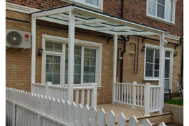 Стеклянные навесы и козырьки