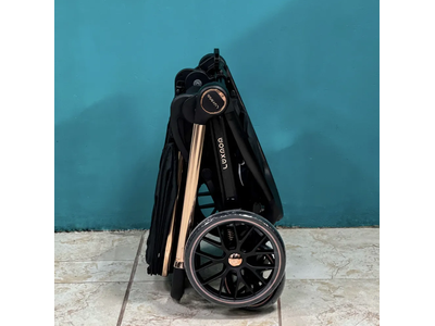 Детская коляска Luxmom 788 (реверсивный блок) Черный