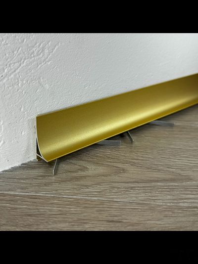 Плинтус Pro Design Corner L 584 Анодированный шампань
