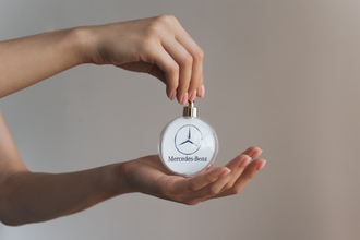 Подарки на корпоратив - игрушки на елку с лого