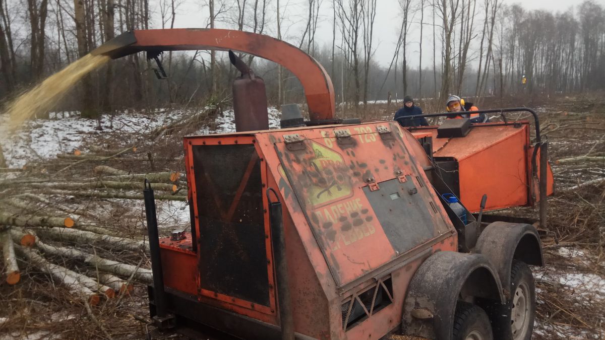 Аренда измельчителя веток Луга