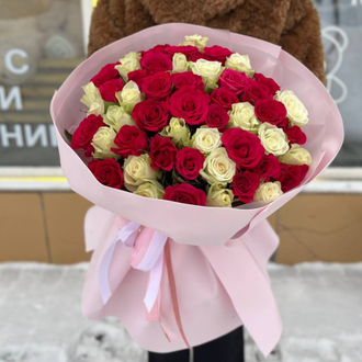 Объемный букет из роз 51шт