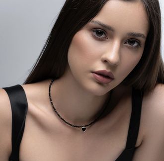 Чокер Чёрная Шпинель с подвеской  сердце чёрная эмаль