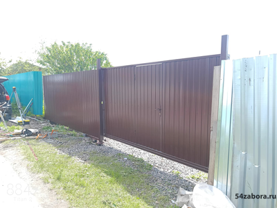 Ворота откатные со встроенной калиткой на винтовых сваях