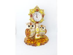 Часы "Совы " на янтарной подставке