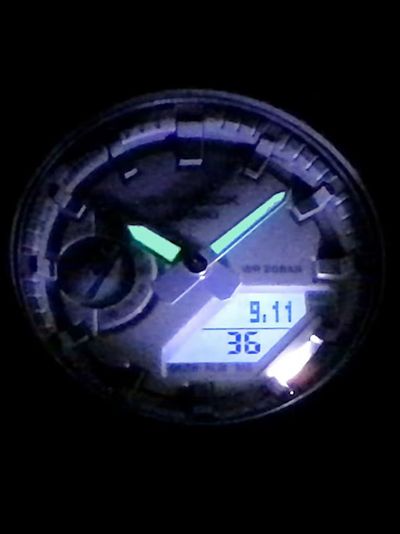 Часы Casio G-Shock GA-2100NC-3A