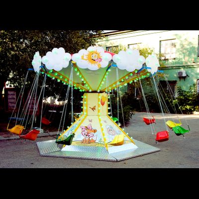 Цепочная карусель «ВЕТЕРОК-4»  с иллюминацией