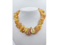 Лечебные бусы из крупного белого янтаря