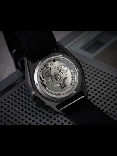 Наручные часы Seiko SRPD79K1
