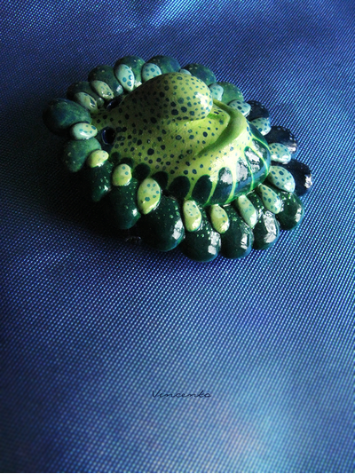 Мордонос из Сада Чудес. Необычная брошь-цветок из термоглины