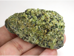 Хризолит (Перидот, Оливин), кристаллы на породе, США (60*42*29 мм, 109 г) №38099