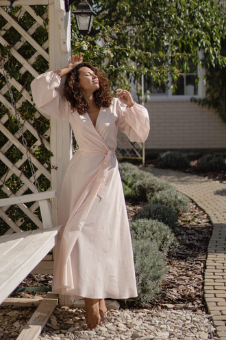 Будуарное платье-халат с поясом (персиковое)