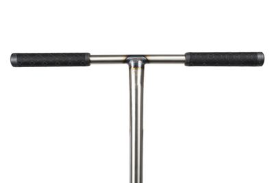 Трюковой самокат Native Stem в стильном дизайне. руль