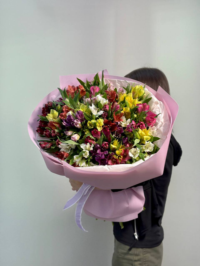 Букет из 35 альстромерий