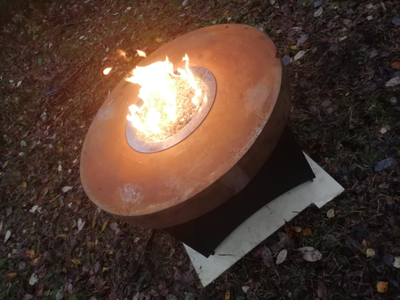 Стол-камин газовый из стали кортен