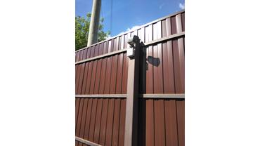 Установка камер видеонаблюдения с разрешением 4 мп 4К. Прокладка в трубах ПНД под газоном.