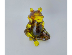 Лягушка сидит думает