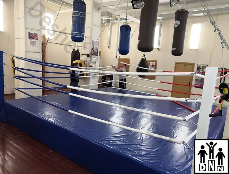 Монтаж ринга на помосте