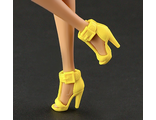 Жёлтые туфли с пряжками. (1783)