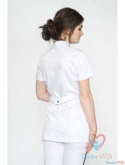 Блуза c погонами и воротником стойка белая