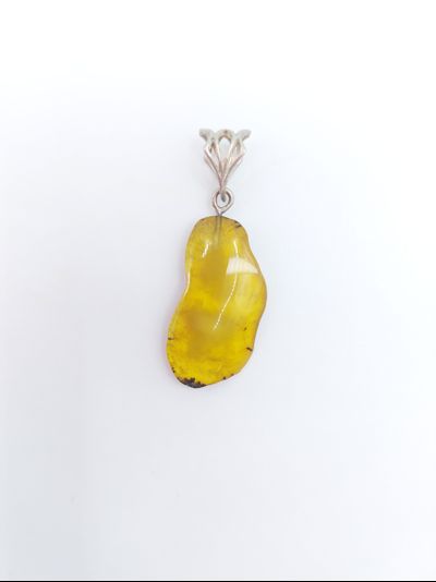 Кулон из прозрачного янтаря 08884