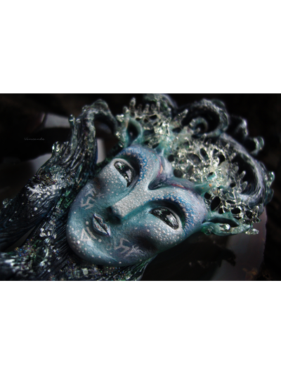 "Луми - Сердце Льдов", коллекционная брошь в стиле фентези