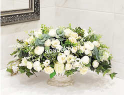 Белые цветы в вазе лодочка/Цветочная композиция из искусственных цветов Аристократка в белом № АР035