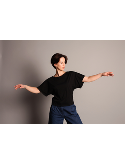 Футболка с широким воротом (черный)