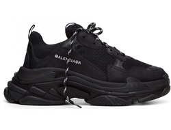 Balenciaga Triple S Черные в Сургуте