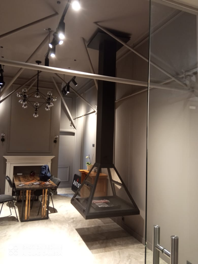 Подвесной камин из стекла и металла FLY