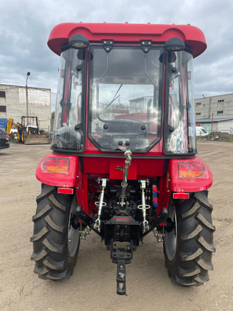 Трактор Dongfeng 244 G2B с кабиной