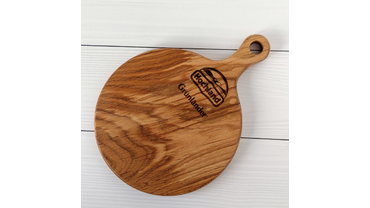 7107 Разделочная доска из массива дуба с логотипом компании. Изготовление на заказ.