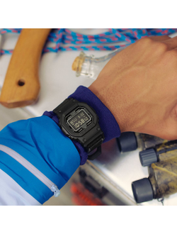 Часы Casio G-Shock DW-5600MNC-1E