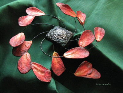 Ветроворот Вечности. Эффектная крупная брошь в стиле сериала "Рейвенсвуд"