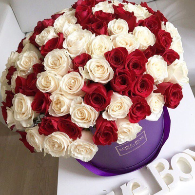 Букет в шляпной коробке с  розами XXL