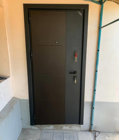 STEEL ART (МЕЛИТОПОЛЬ) HOUSE 236Д (АВАЛЛОН). ОЦИНКОВАННАЯ СТАЛЬ муар МЕЛАНЖ Bond /Ral 7043 (ЧЕРНЫЙ)/ ОЦИНКОВАННАЯ СТАЛЬ, муар Ral 9016 (БЕЛЫЙ). ДВУХЦВЕТНЫЙ КОРОБ.