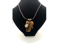 Подвеска с янтарем.