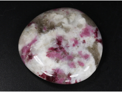 Турмалин розовый в кварце, полировка плоская, Бразилия (41*41*9 мм, 28 г) №35689