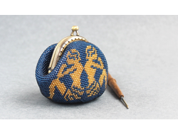 Монетница "Зодиак" Набор для вязания крючком с бисером от Ирины Рудевич - БЛИЗНЕЦЫ (синий)