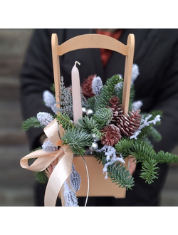 Новогодняя композиция с нобилисом и свечой