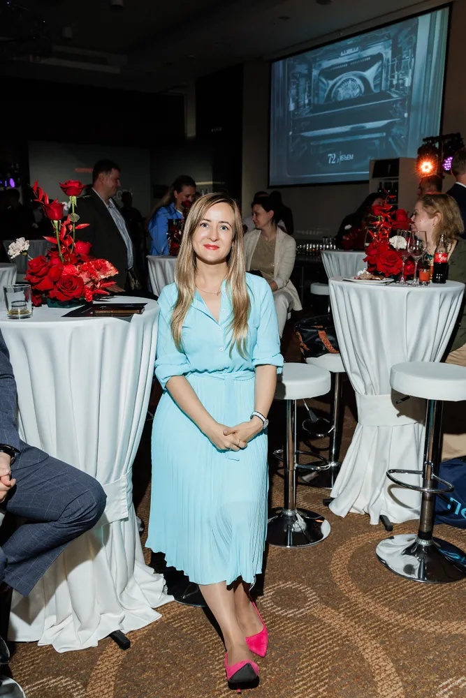 Оформление презентации Kuppersberg цветочными композициями от компании "Приятно" 