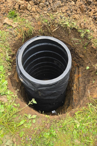 Монтаж дренажного колодца