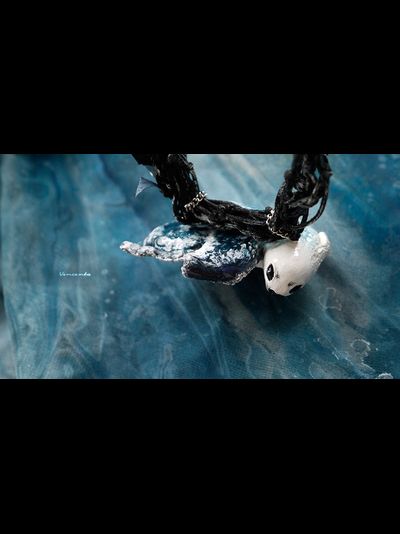 "Песнь моря. Перерождение белька" - колье в северном стиле с натуральным лабрадором и шёлком