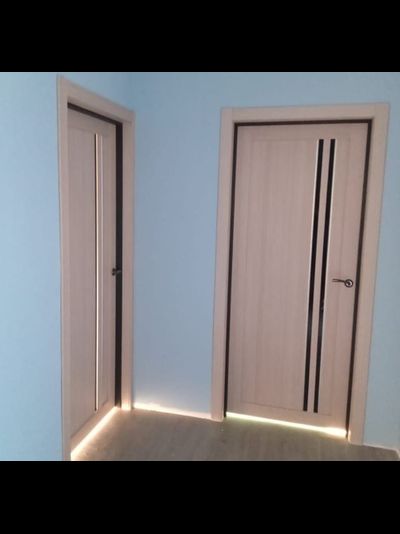 OPTIMA PORTE/ TURIN 525 АПС ДУБ БЕЛЕНЫЙ/ LACOBEL ЧЕРНЫЙ ЛАК