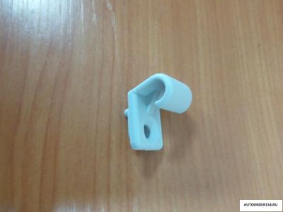 Держатель солнцезащитного козырька ВАЗ 2110 (цена за 10 шт.)  21100-8204096